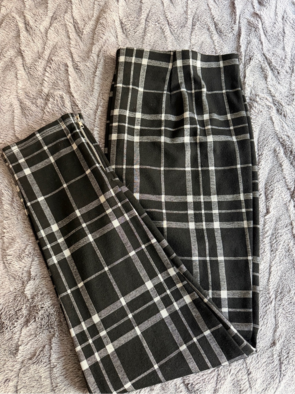High-Waist Black & Gray Plaid Cropped stretch Pants
